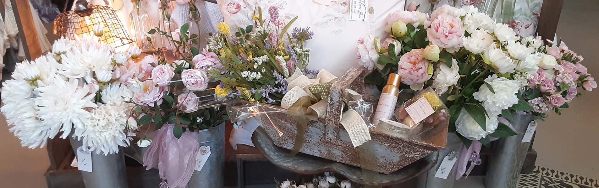 Welcome Home floral decor